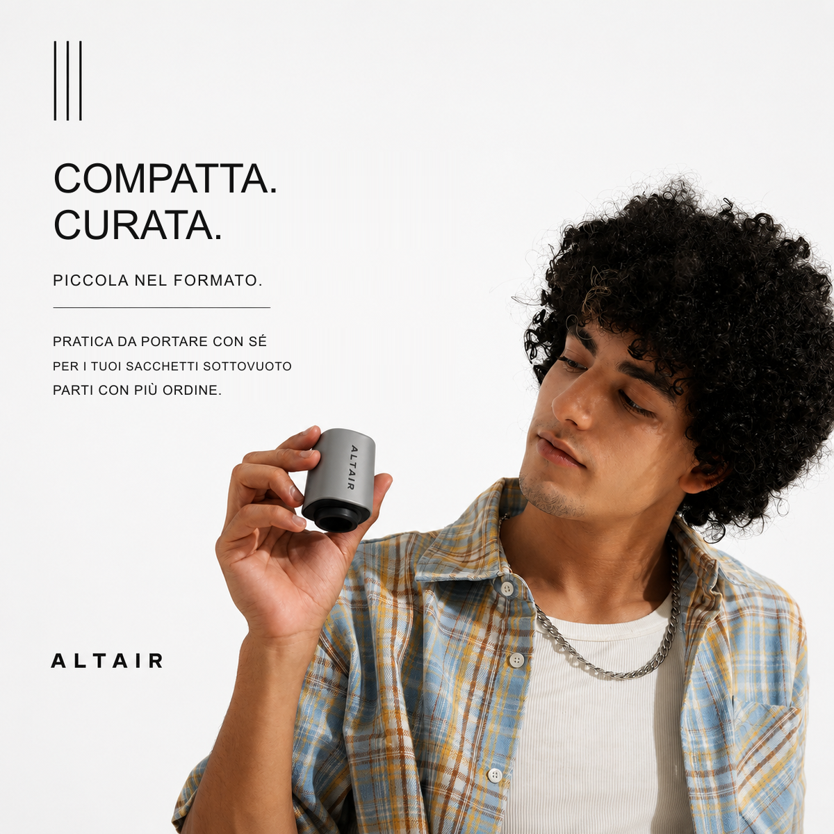 Sacchetti sottovuoto ALTAIR X3 con indumenti compressi